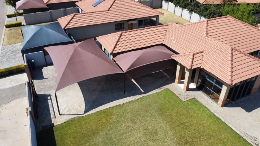 4 Bedroom Property for Sale in Hexrivier Lifestyle Estate North West